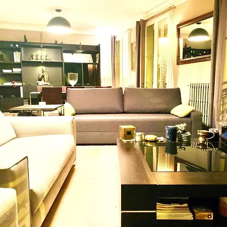 With 2 Bedrooms In With Balcony And Wifi *