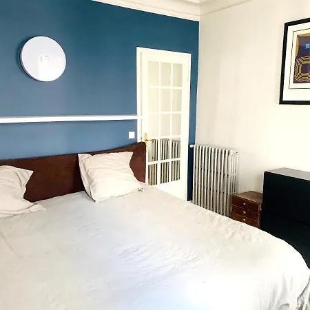 With 2 Bedrooms In With Balcony And Wifi Apartment Paris